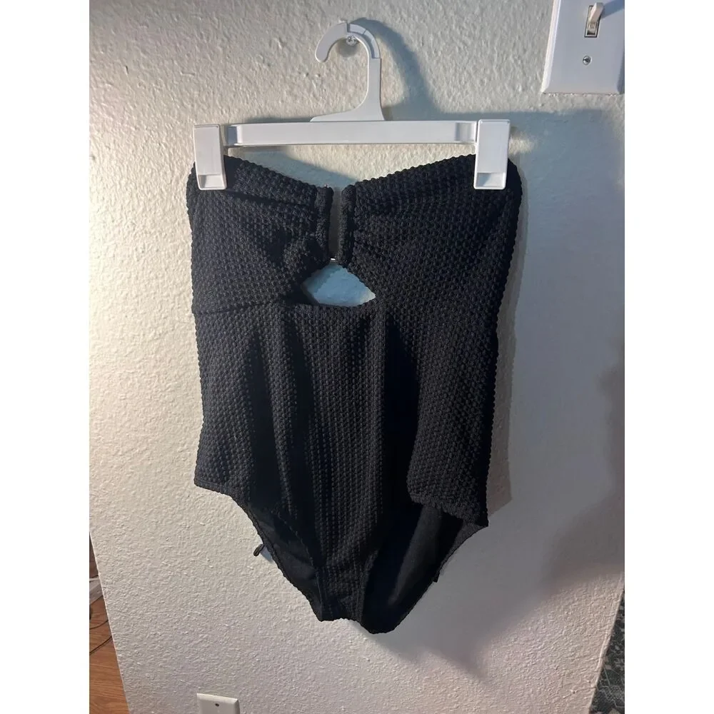 Shade & Shore Black Textured Cutout One-Piece Swimsuit Size L